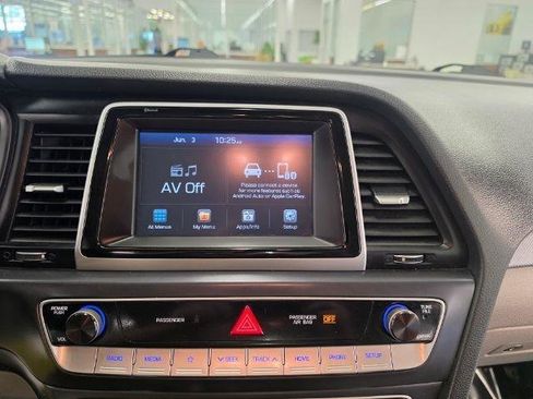 Used 2019 Hyundai Sonata SE w/ Winter Weather Package FWD image 15