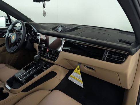 New 2026 Porsche Macan Turbo AWD/4WD image 19