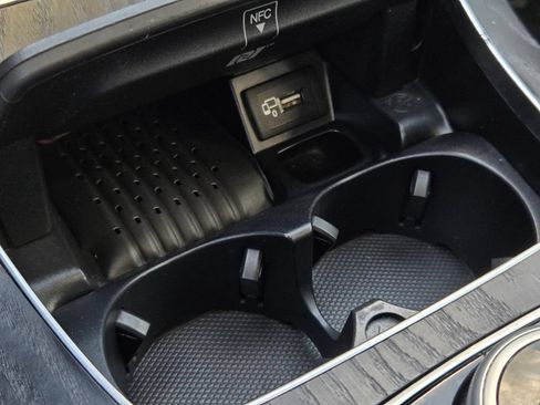 Used 2018 Mercedes-Benz E 300 image 23