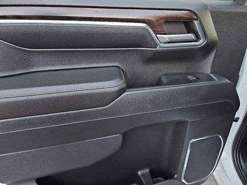 Used 2024 GMC Sierra 1500 SLT image 18