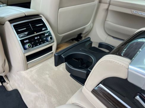 Used 2016 BMW 740i image 21