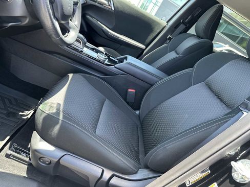 Used 2025 Mitsubishi Outlander ES FWD image 9