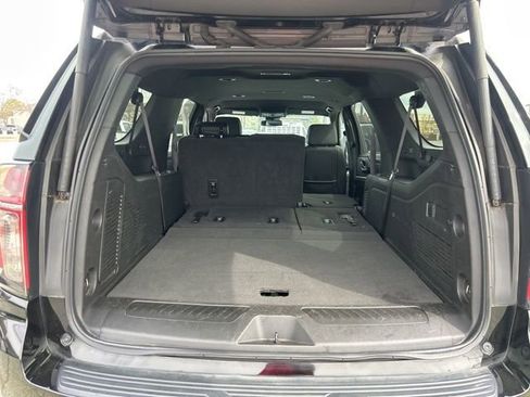 Used 2024 Chevrolet Suburban LT image 29