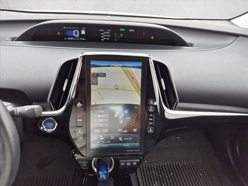 Used 2022 Toyota Prius Prime XLE FWD image 12