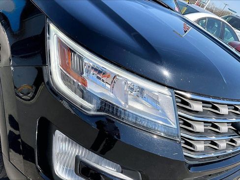 Used 2017 Ford Explorer XLT w/ Equipment Group 202A image 26