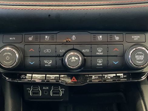 Used 2025 Dodge Durango GT AWD/4WD image 22