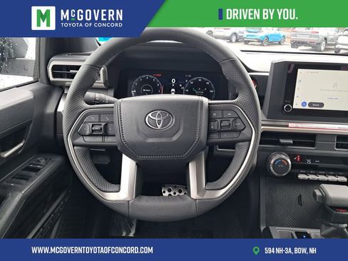 Used 2025 Toyota Tacoma TRD Sport AWD/4WD image 16