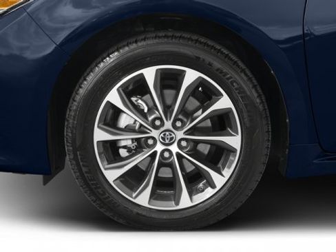 Used 2018 Toyota Avalon XLE image 11