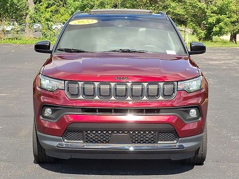 Used 2022 Jeep Compass Latitude w/ Sun and Sound Group AWD/4WD image 29
