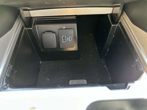 Used 2022 Ford Explorer ST-Line image 26