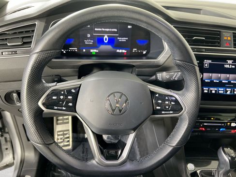 Used 2023 Volkswagen Tiguan SE R-Line image 11