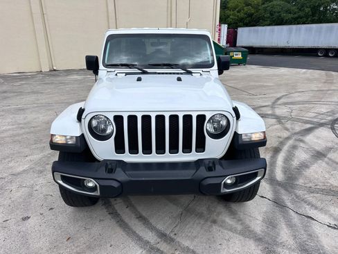Used 2019 Jeep Wrangler Unlimited Sahara w/ Uconnect 4C Nav & Sound Group AWD/4WD image 2