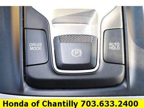 Used 2024 Kia Carnival LX FWD image 17