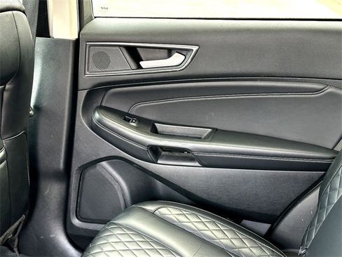 Used 2024 Ford Edge Titanium image 30