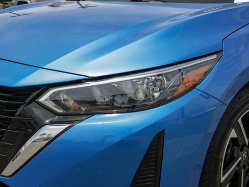 Used 2024 Nissan Sentra SV FWD image 11