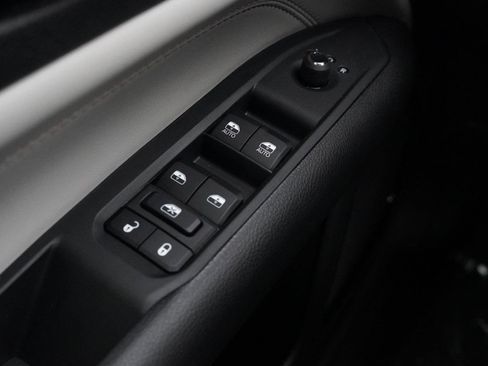 New 2026 Jeep Compass Limited image 19