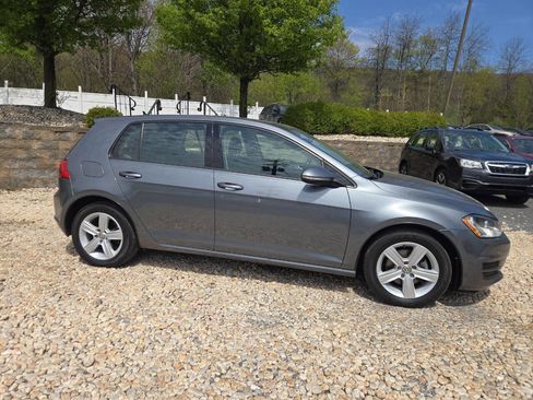 Used 2017 Volkswagen Golf S FWD image 8