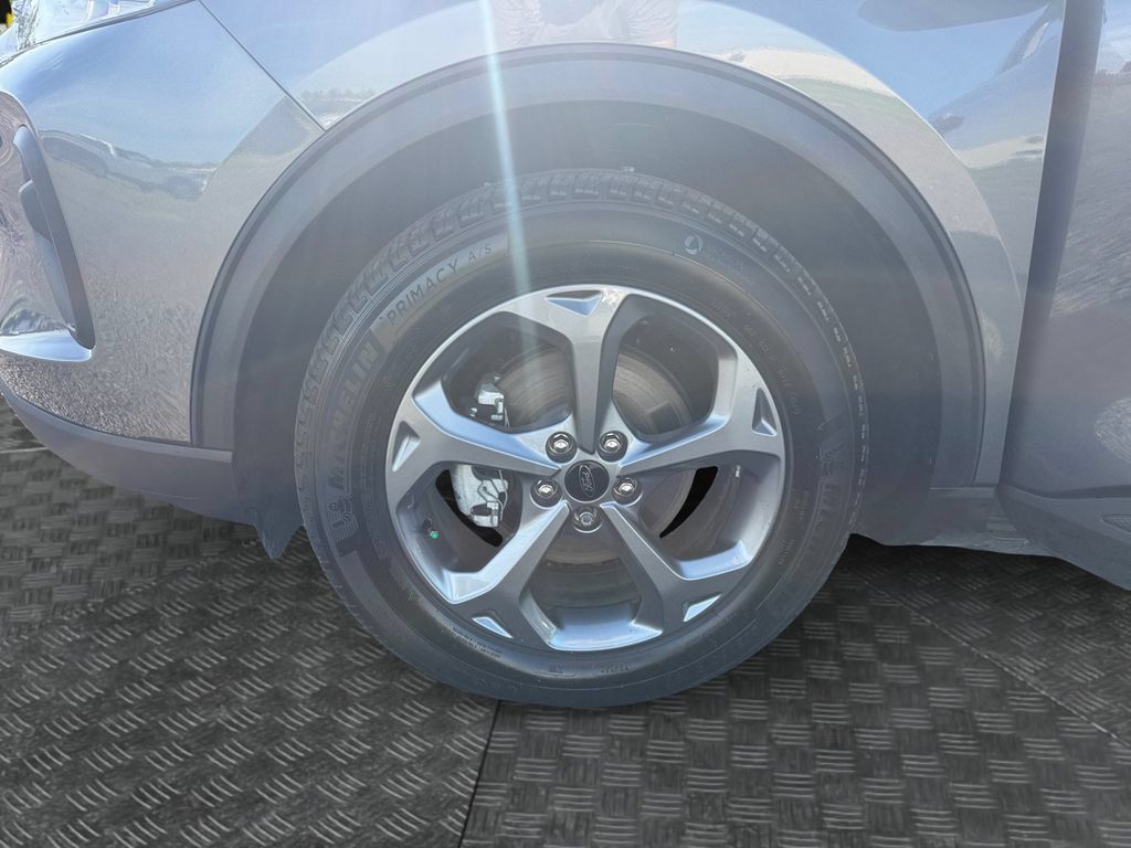 Certified 2025 Ford Escape ST-Line w/ Equipment Group 301A FWD image 19
