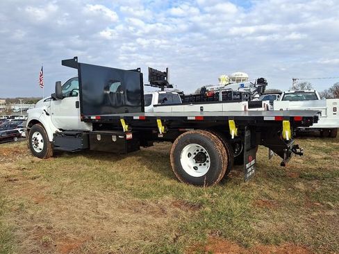 New 2025 Ford F650 2WD Regular Cab Super Duty image 4