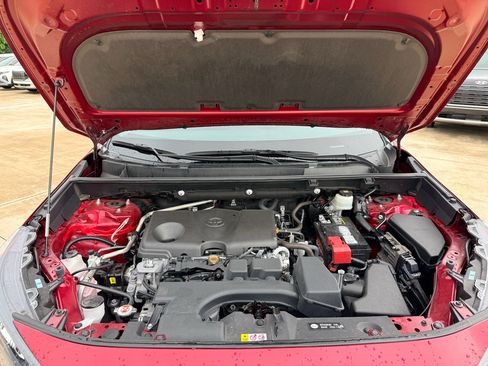 Used 2022 Toyota RAV4 LE FWD image 32