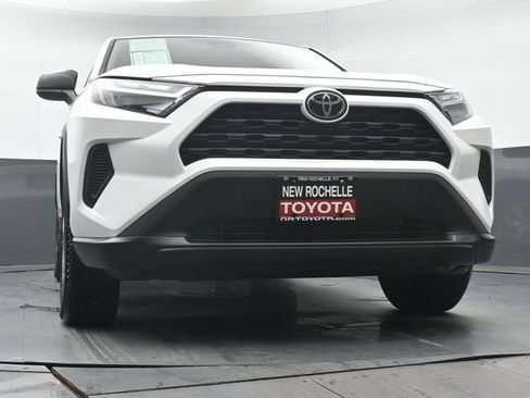 Certified 2023 Toyota RAV4 LE AWD/4WD image 35