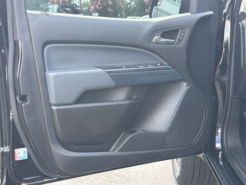 Used 2022 Chevrolet Colorado Z71 w/ Z71 Midnight Edition AWD/4WD image 21