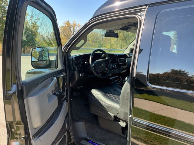 Used 2026 Chevrolet Express 2500 w/ Driver Convenience Package RWD image 16