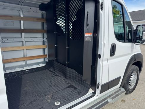 Used 2025 RAM ProMaster 2500 w/ U-Haul Equipment Group FWD image 27