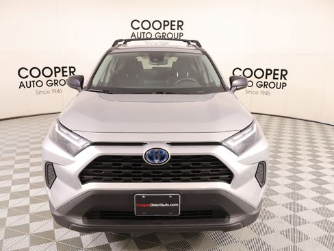 Used 2024 Toyota RAV4 LE AWD/4WD image 8