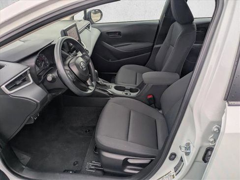 Used 2025 Toyota Corolla LE image 14