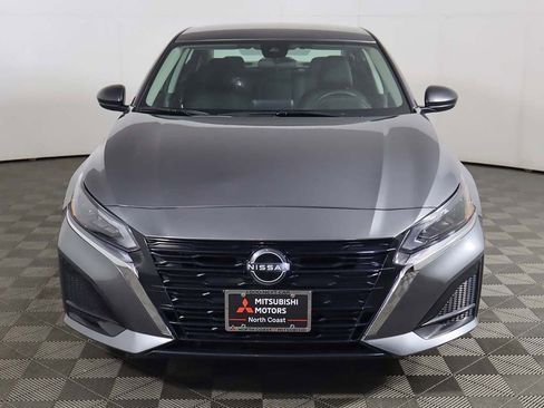 Used 2024 Nissan Altima 2.5 SV image 8