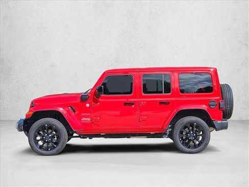 Used 2024 Jeep Wrangler Unlimited Sahara AWD/4WD image 8