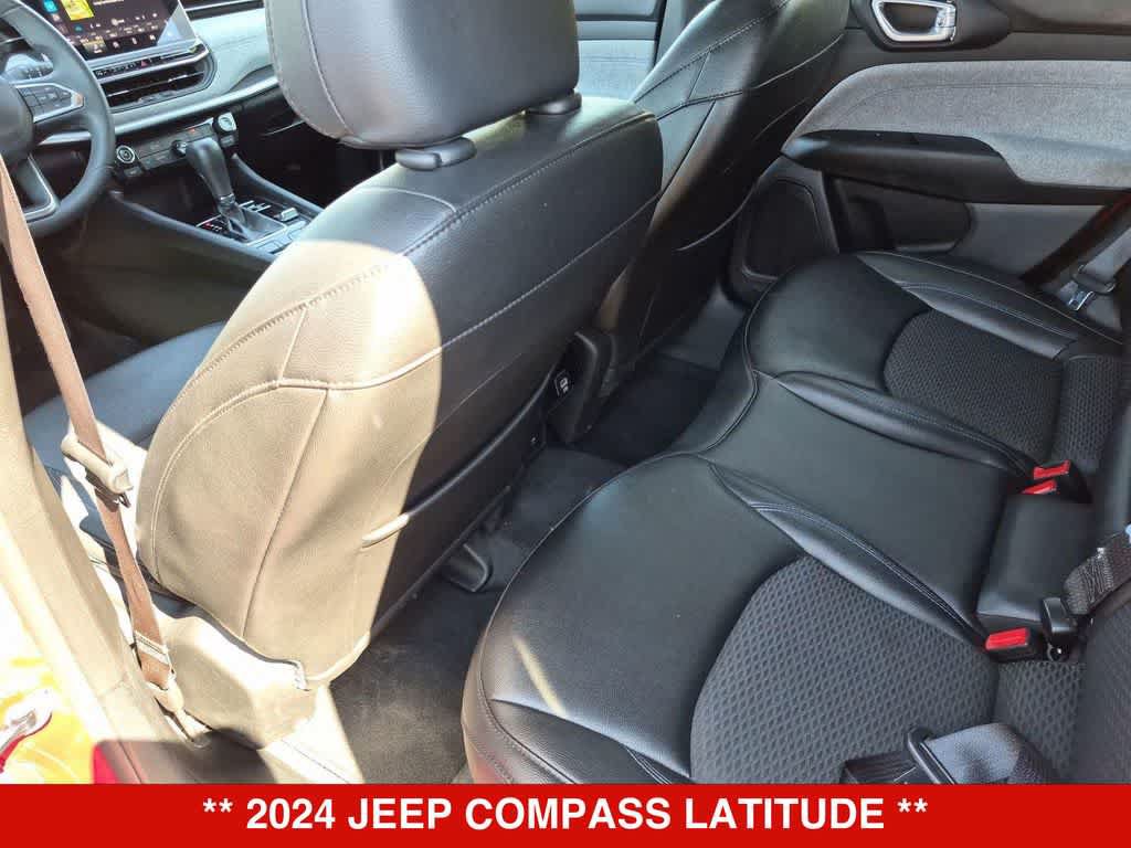 Used 2024 Jeep Compass Latitude AWD/4WD image 18