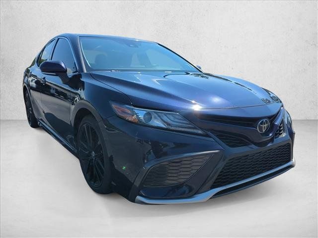 Used 2021 Toyota Camry XSE FWD image 3