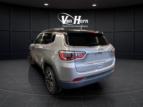 Used 2022 Jeep Compass Limited w/ Sun and Sound Group AWD/4WD image 5