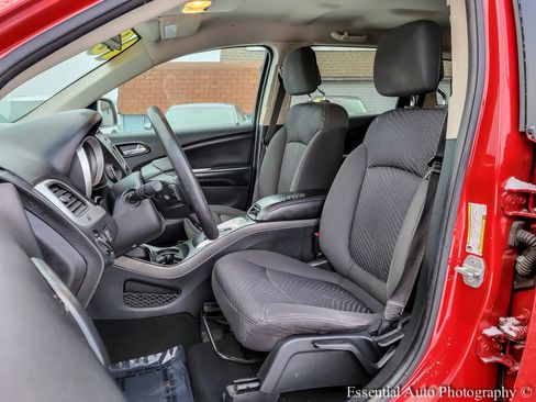 Used 2018 Dodge Journey SE image 9