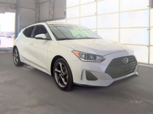 Used 2019 Hyundai Veloster 2.0 FWD image 3