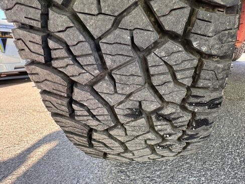 Used 2015 Jeep Wrangler Unlimited Rubicon w/ Connectivity Group image 9