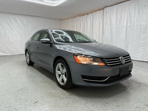 Used 2012 Volkswagen Passat 2.5 SE image 1