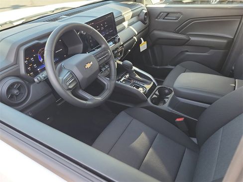 New 2026 Chevrolet Colorado W/T image 3