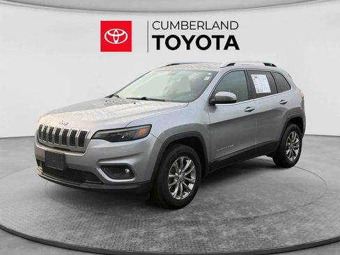 Used 2019 Jeep Cherokee Latitude Plus w/ Cold Weather Group AWD/4WD image 1