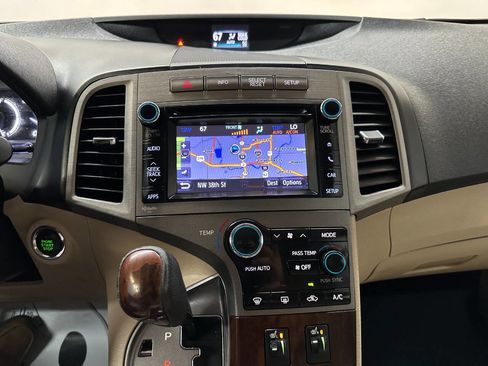 Used 2013 Toyota Venza XLE image 12