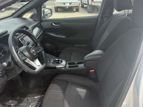 Used 2025 Nissan Leaf S FWD image 12