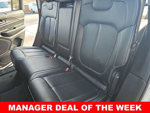 Used 2023 Jeep Grand Cherokee Limited w/ Luxury Tech Group II image 14