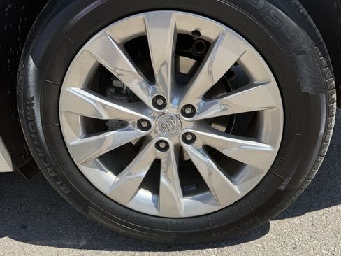 Used 2017 Buick Envision Essence FWD image 9