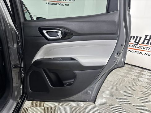 Used 2022 Jeep Compass Limited w/ Elite Group AWD/4WD image 23