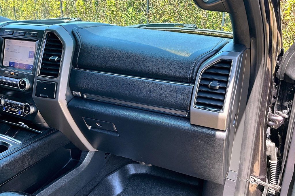 Used 2020 Ford Expedition XLT w/ Equipment Group 202A RWD image 21