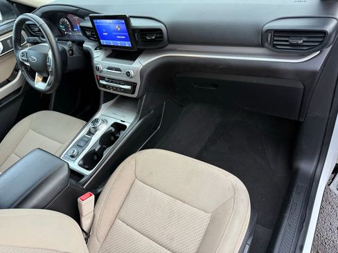 Certified 2022 Ford Explorer XLT image 16