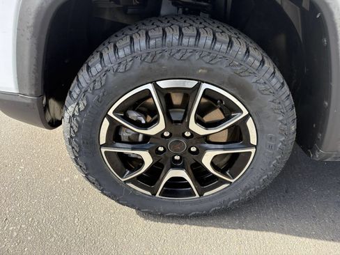 Used 2025 Jeep Compass Trailhawk AWD/4WD image 29
