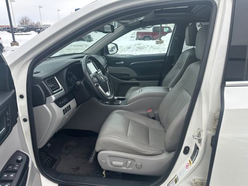 Used 2015 Toyota Highlander Limited image 17